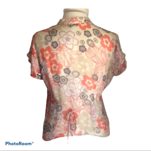 Floral Mesh Top 🌸🌷🌻 - Picture 2 of 3